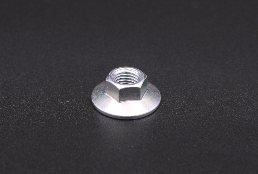 0122500521 NISSAN ГАЙКА С БОЛЬШОЙ ЮБКОЙ ПРИЁМНОЙ ТРУБЫ M10X1.25