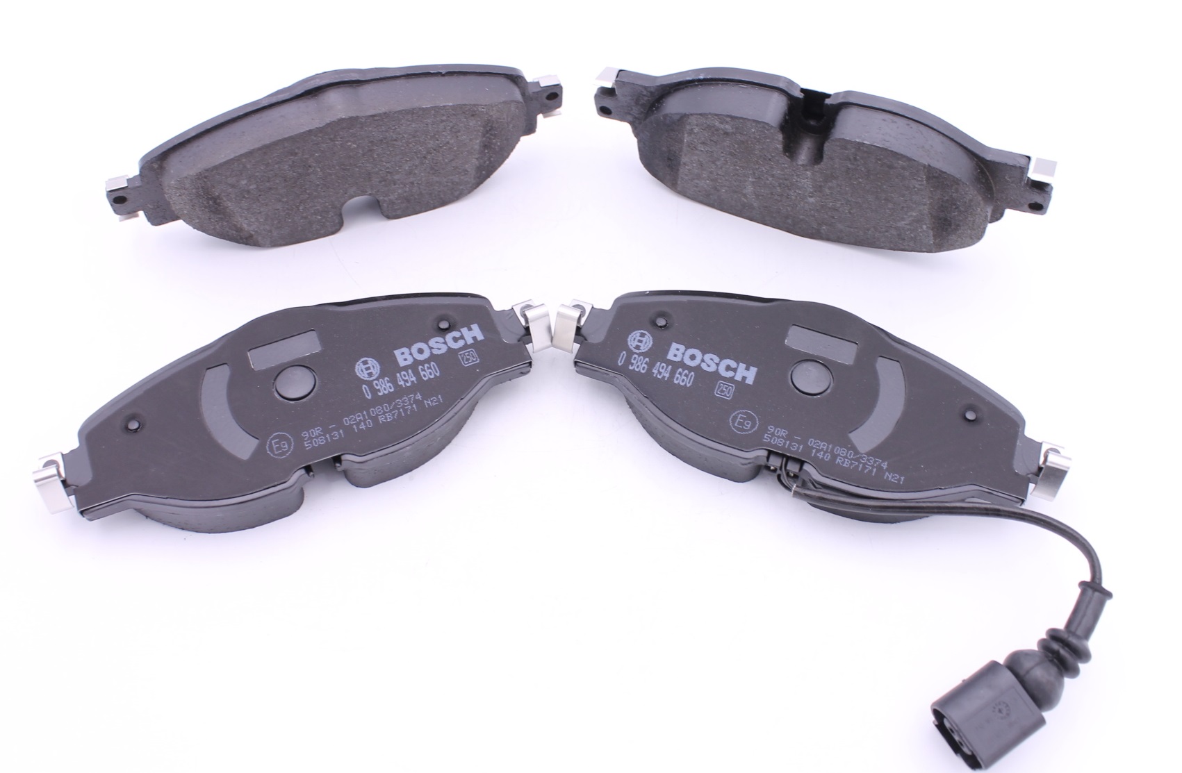 0986494660 BOSCH КОЛОДКИ ТОРМОЗНЫЕ ПЕРЕДНИЕ КОМПЛЕКТ С ДАТЧИКОМ ИЗНОСА