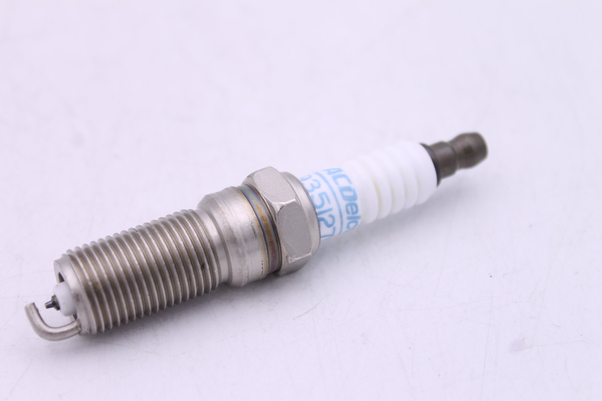 19351279 DELCOPARTS СВЕЧА ЗАЖИГАНИЯ 16-КЛ (КАПТИВА NEW 11- 2.4 )