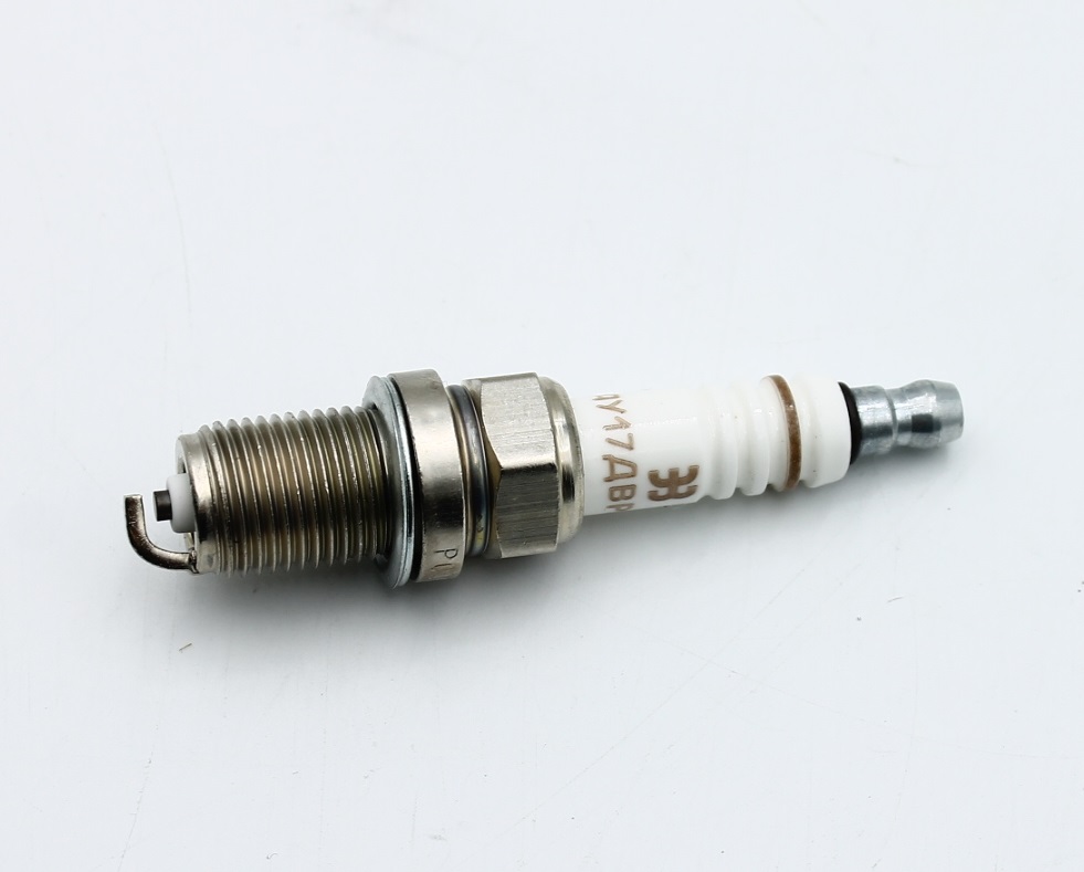 21120370701000 LADA СВЕЧА ЗАЖИГАНИЯ ВАЗ 2112 AY 17ДВРМ ~ (16-ТИ КЛАП.ДВИГАТЕЛЬ)