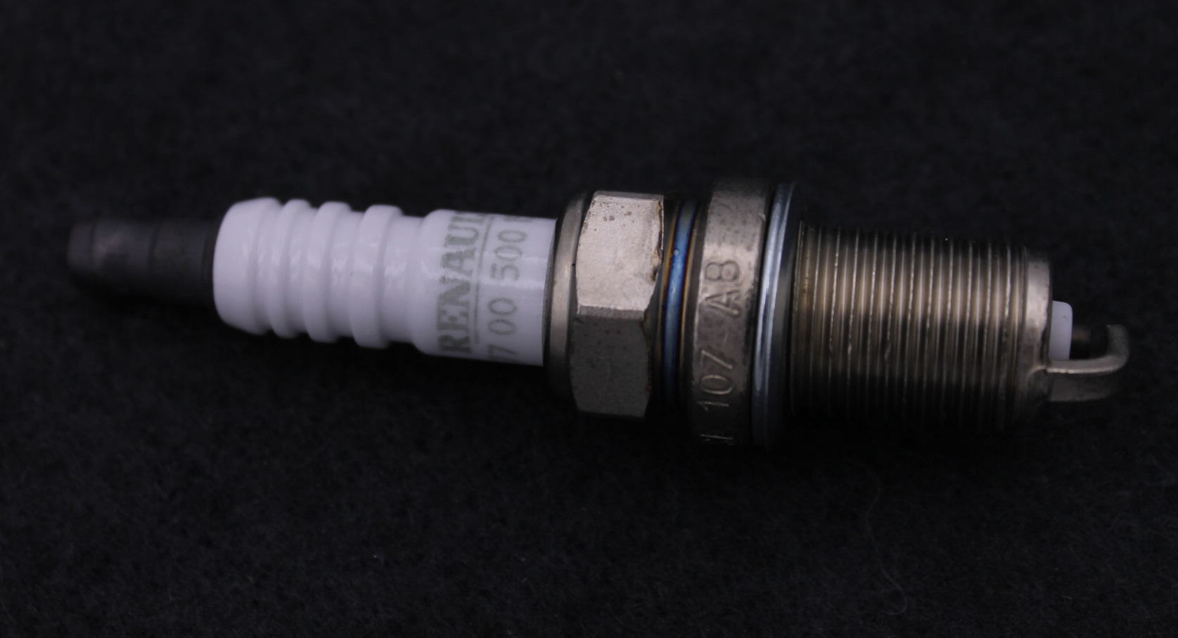 7700500155 RENAULT СВЕЧА ЗАЖИГАНИЯ LADA LARGUS. RENAULT LOGAN 1.6 (1 КОНТАКТ)