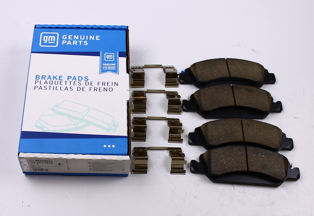 84320501 GENERAL MOTORS ТОРМОЗНЫЕ КОЛОДКИ ПЕРЕДНИЕ -- TAHOE