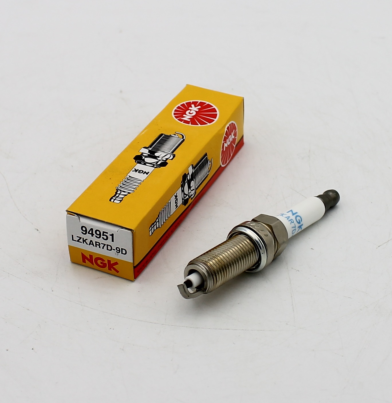 94951 NGK СВЕЧА ЗАЖИГАНИЯ LADA XRAY/DUSTER H4M 1.6Л. 110Л./С.