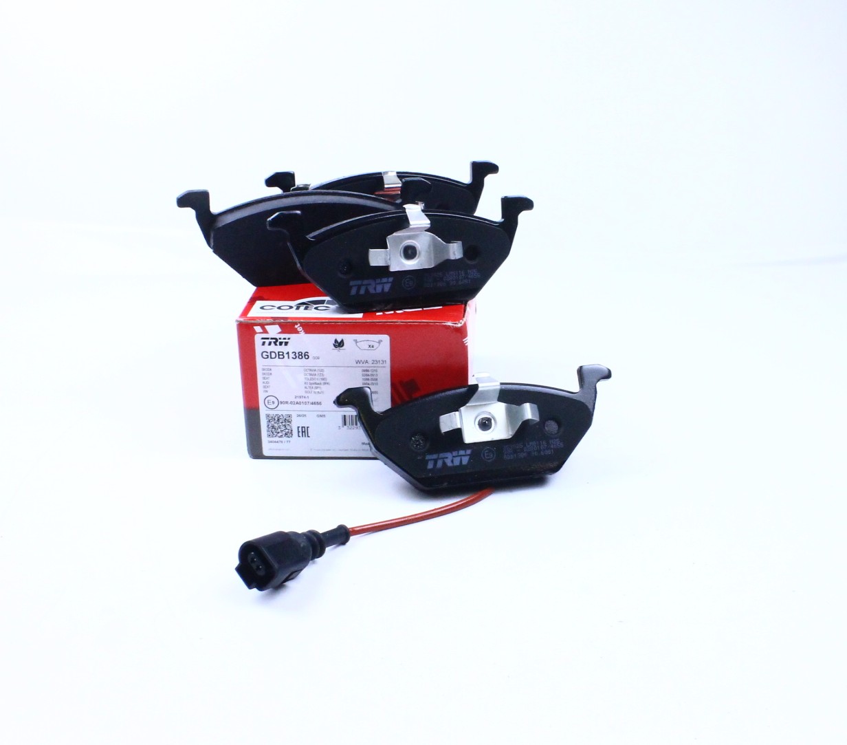 GDB1386 TRW КОЛОДКИ ТОРМОЗНЫЕ ПЕРЕДНИЕ КОМПЛЕКТ С ДАТЧИКОМ ИЗНОСА 146 X 54.7 X 19.6