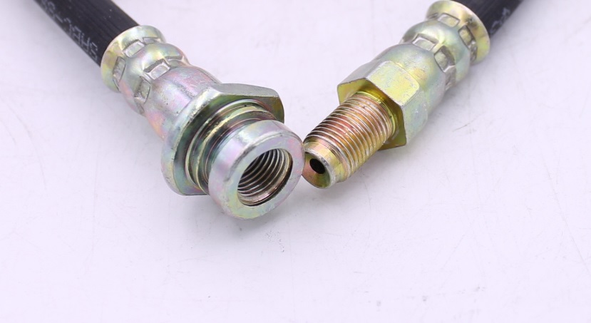 T113506010 CHERY ШЛАНГ ТОРМОЗНОЙ ПЕРЕДНИЙ TIGGO L / R